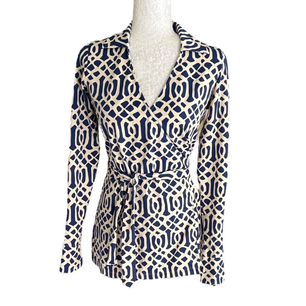J. McLaughlin Wilton Blue & Cream Geometric Trellis Print Wrap Top - XS